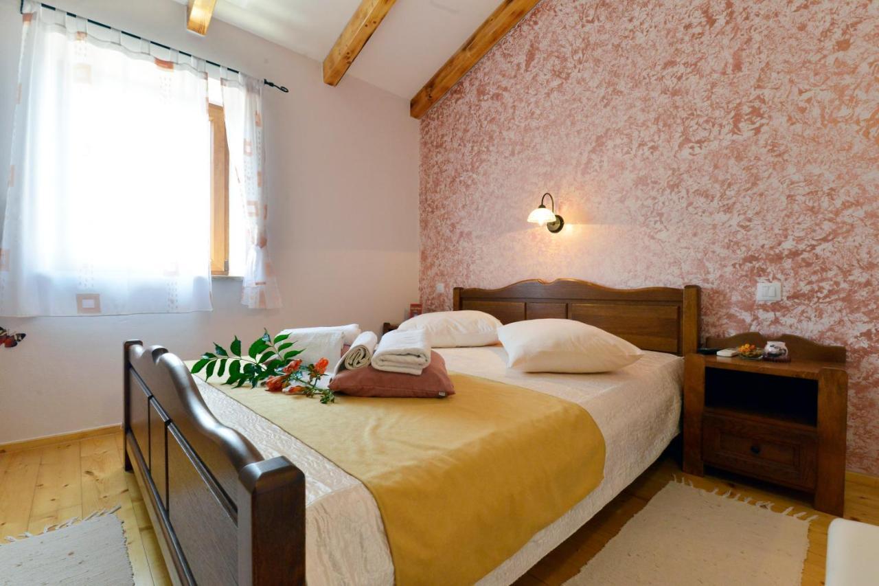 Bed And Breakfast Casa Rustica Vodnjan Esterno foto